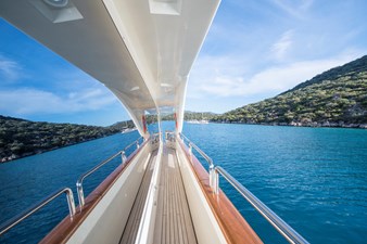 La Rubia 37 La Rubia Exterior – Side deck