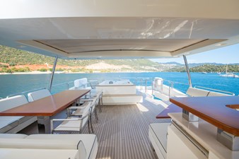 La Rubia 46 La Rubia Exterior – Flybridge