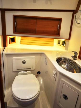 DEFY GRAVITY, 2018 Sabre 48 Flybridge Sedan