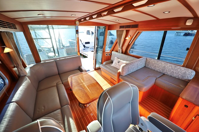 DEFY GRAVITY, 2018 Sabre 48 Flybridge Sedan, Salon Aft to Port