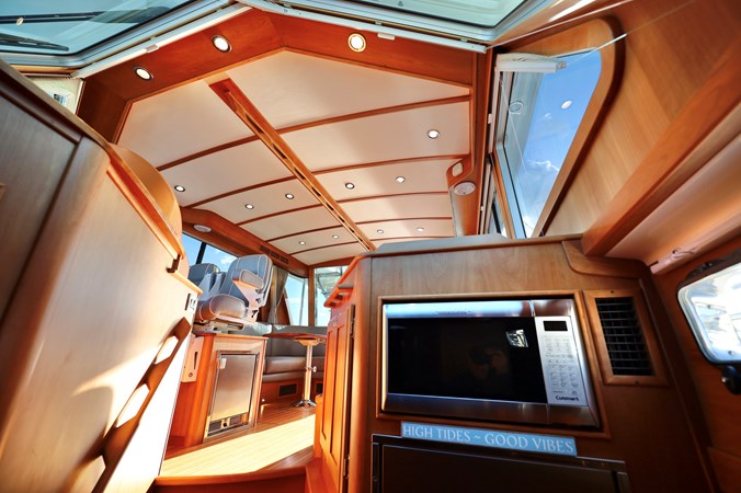 DEFY GRAVITY, 2018 Sabre 48 Flybridge Sedan, Salon Overhead from Galley
