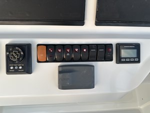 UNNAMED 14 DEFY GRAVITY, 2018 Sabre 48 Flybridge Sedan, Flybridge Helm Detail