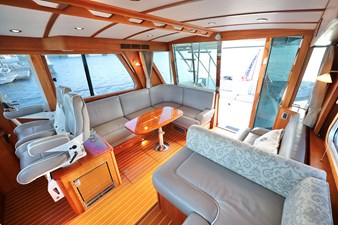 UNNAMED 25 DEFY GRAVITY, 2018 Sabre 48 Flybridge Sedan, Salon Aft to Starboard