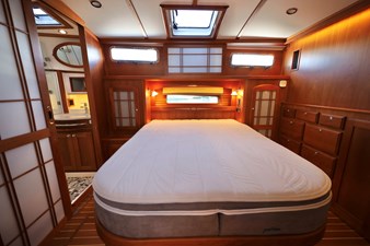 UNNAMED 38 DEFY GRAVITY, 2018 Sabre 48 Flybridge Sedan, Amidship Cabin Berth
