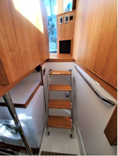 UNNAMED 48 DEFY GRAVITY, 2018 Sabre 48 Flybridge Sedan, Third Cabin Steps