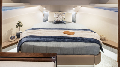 4300 SPORTS EXPRESS 18 