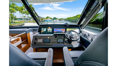 6800 SPORT YACHT 41 