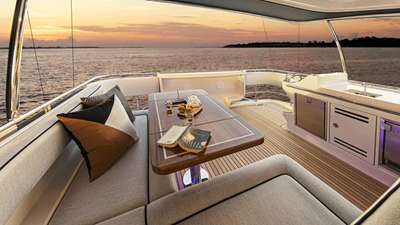 72 SPORTS MOTOR YACHT 2 