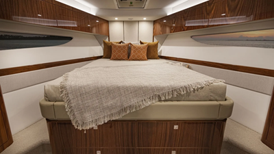 72 SPORTS MOTOR YACHT 12 