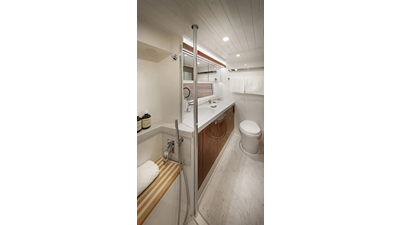 72 SPORTS MOTOR YACHT 63 