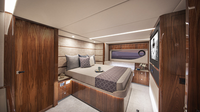 64 SPORTS MOTOR YACHT 15 