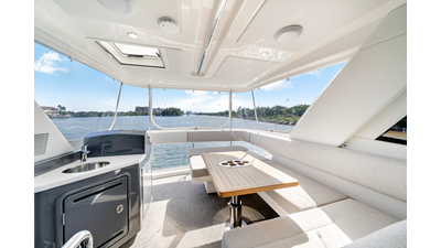 50 SPORTS MOTOR YACHT 24 