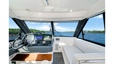 50 SPORTS MOTOR YACHT 29 