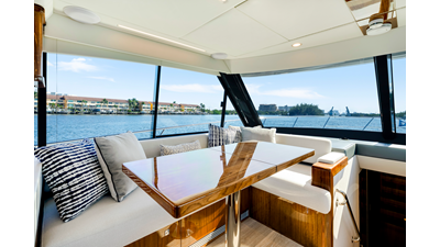 50 SPORTS MOTOR YACHT 43 