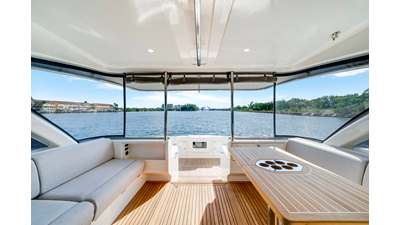 50 SPORTS MOTOR YACHT 31 