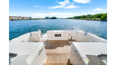 50 SPORTS MOTOR YACHT 40 