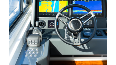 50 SPORTS MOTOR YACHT 76 