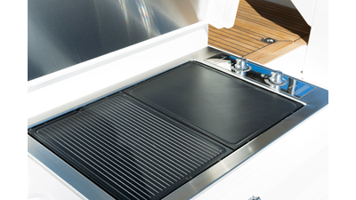 50 SPORTS MOTOR YACHT 22 