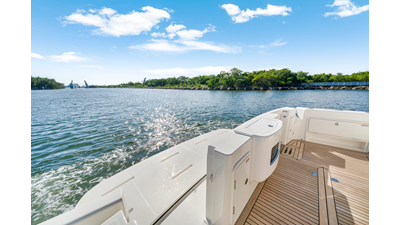 50 SPORTS MOTOR YACHT 37 