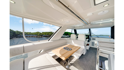 50 SPORTS MOTOR YACHT 47 