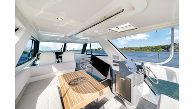 50 SPORTS MOTOR YACHT 49 