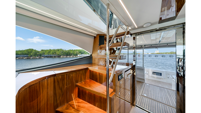 50 SPORTS MOTOR YACHT 80 