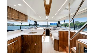 50 SPORTS MOTOR YACHT 99 