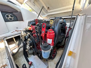 24' Regal 2014 FasDeck 24  33 