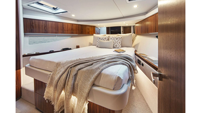 46 SPORTS MOTOR YACHT 14 