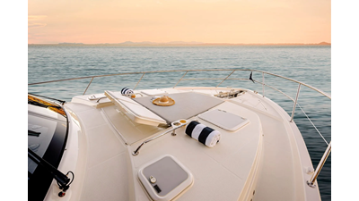 46 SPORTS MOTOR YACHT 23 