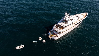 MYSTIQUE 2001 FEADSHIP  Motor Yacht Yacht MLS #456235 4