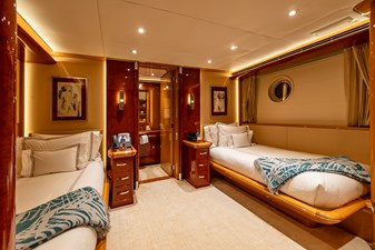 MYSTIQUE 29 MYSTIQUE 2001 FEADSHIP  Motor Yacht Yacht MLS #456235 29
