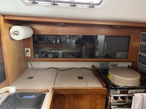 G FORCE 8 Counter space