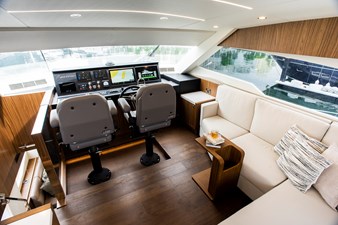 70' Johnson Skylounge 2026 22 Skylounge