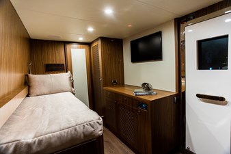 70' Johnson Skylounge 2026 32 Crew cabin