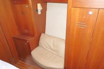 FOCUS 28 Guest Aft Port