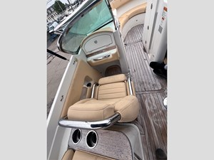 28' Chris Craft 2010 28 Launch 8 