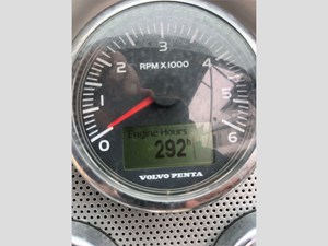 28' Chris Craft 2010 28 Launch 13 