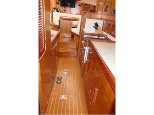 MAJESTIC 16 Galley Fwd