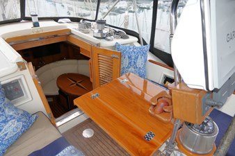 MAJESTIC 44 Companionway