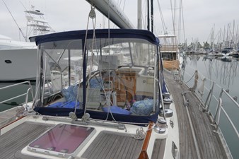 MAJESTIC 49 Deck Fwd