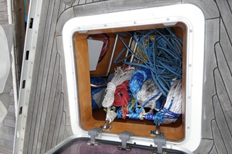 MAJESTIC 60 Bow Storage