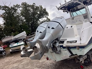 26' Everglades 2006 260CC 11 
