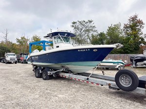 26' Everglades 2006 260CC 0 