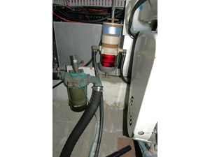 CODE FOUR 30 Engine Stbd Filters