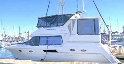 CODE FOUR 32 Dockside Port