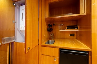 LUCKY PENNY 51 Crew - Mini Galley