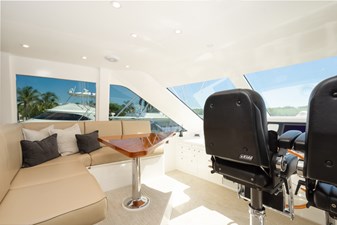 LUCKY PENNY 44 Guest Settee - Helm Station