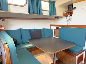 DE LA SOL 2 Salon Port