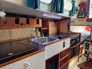 DE LA SOL 6 Galley Aft